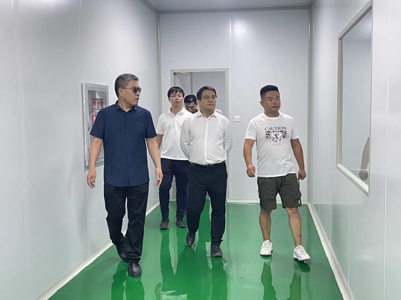 石嘴山市惠農(nóng)區(qū)委副書記、區(qū)長(zhǎng)馬仲武 蒞臨寧夏興康恒潤(rùn)農(nóng)業(yè)科技發(fā)展有限公司指導(dǎo)工作